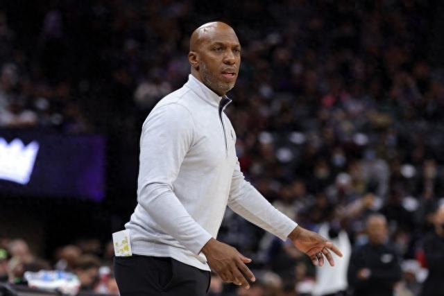 英媒：中间人向阿森纳推荐葡体后卫德巴斯特，枪手关注中